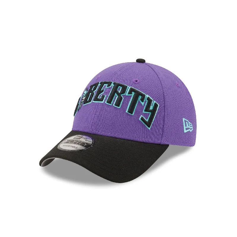 Men’s leather cardholder accessory-Courtney Vandersloot X New York Liberty 9FORTY Snapback Hat