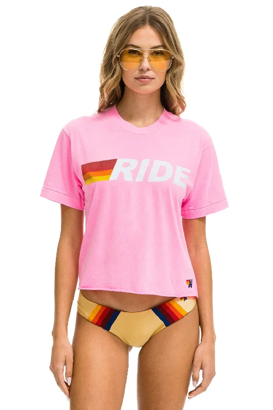 Men’s casual short-sleeve button-up-RIDE LOGO WHITE BOYFRIEND TEE - NEON PINK