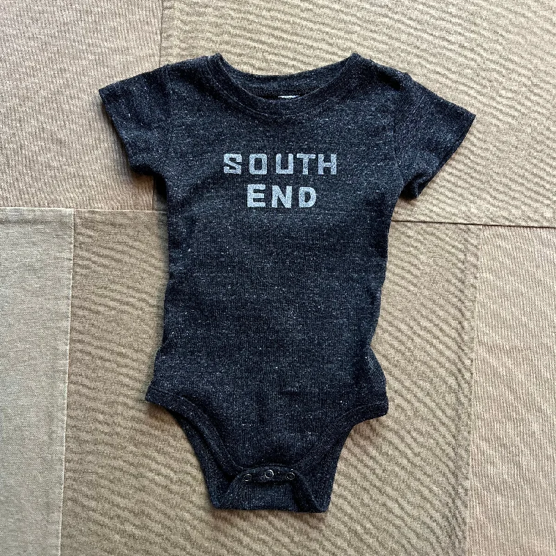 Men’s short-sleeve bold color-South End Junior Onesie, Charcoal