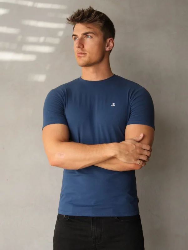 Men’s casual short-sleeve top-Pescara T-Shirt - Navy