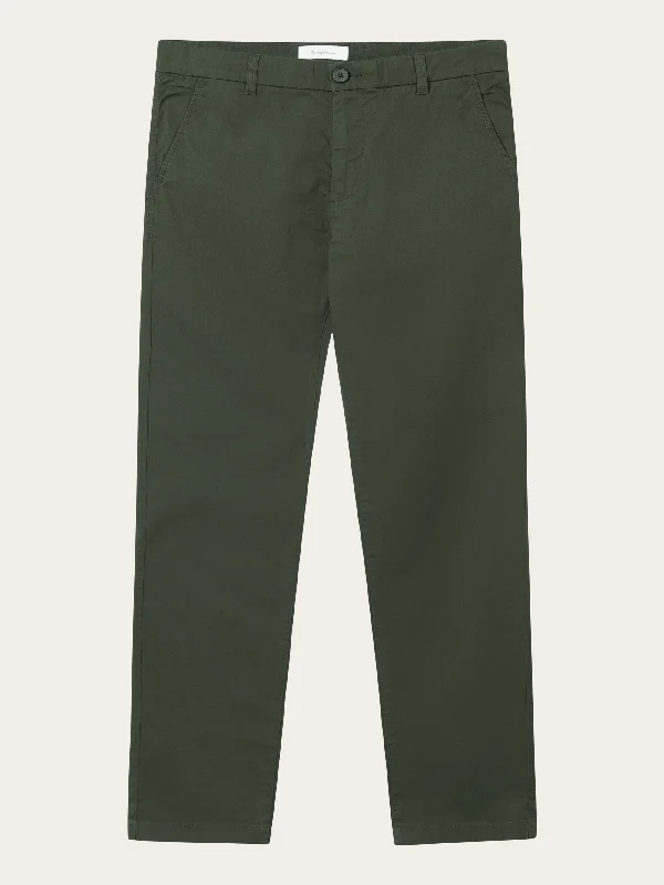 Men’s relaxed-fit slim pants-CHUCK regular chino poplin pant - Forrest Night